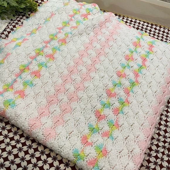 Vintage crochet Afghan - Picture 5 of 7